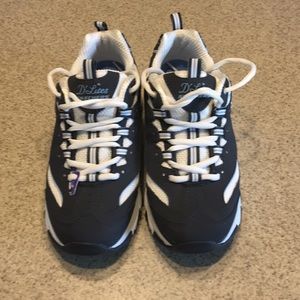 Skechers D’Lites - Sz 7 - Never worm. NWOB
